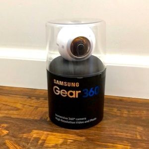 Samsung Gear 360 Immersive 360 high resolution video & phone camera